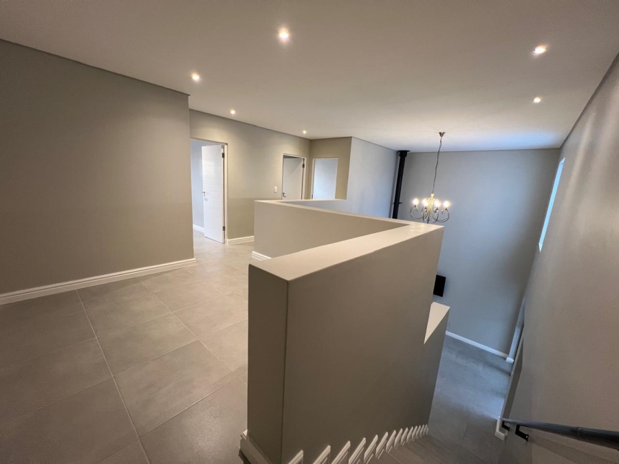 4 Bedroom Property for Sale in Croydon Gardens Estate Western Cape